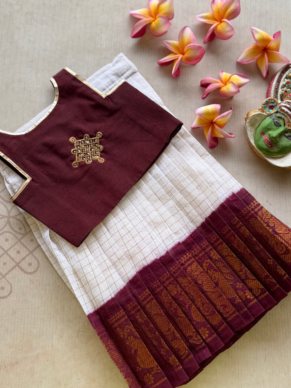 Yamuna - Kolam Crop Top & Sungudi Skirt Set Onam Edit