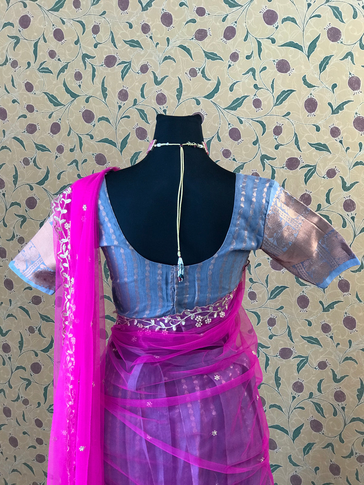 Muktha - Grey and pink